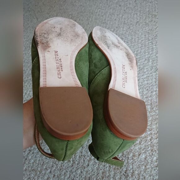 Charleston Shoe Co Suede Ballet ankle closure Flat in green Size 8 - Picture 12 of 12